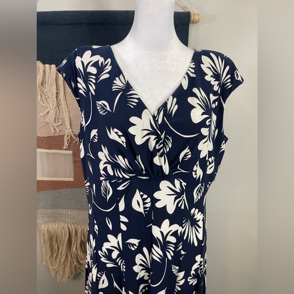 Lauren Ralph Lauren Black & White Floral V Neck Cap Sleeve Midi Dress Size 14 - Picture 2 of 5
